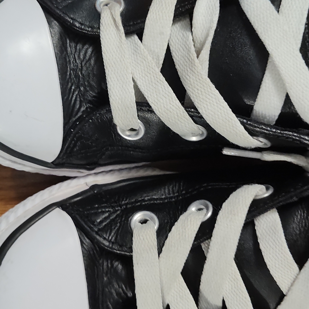 Converse (Chuck Taylor) Allstars. Kids Black Leather Sneakers Size 4. - Picture 6 of 7